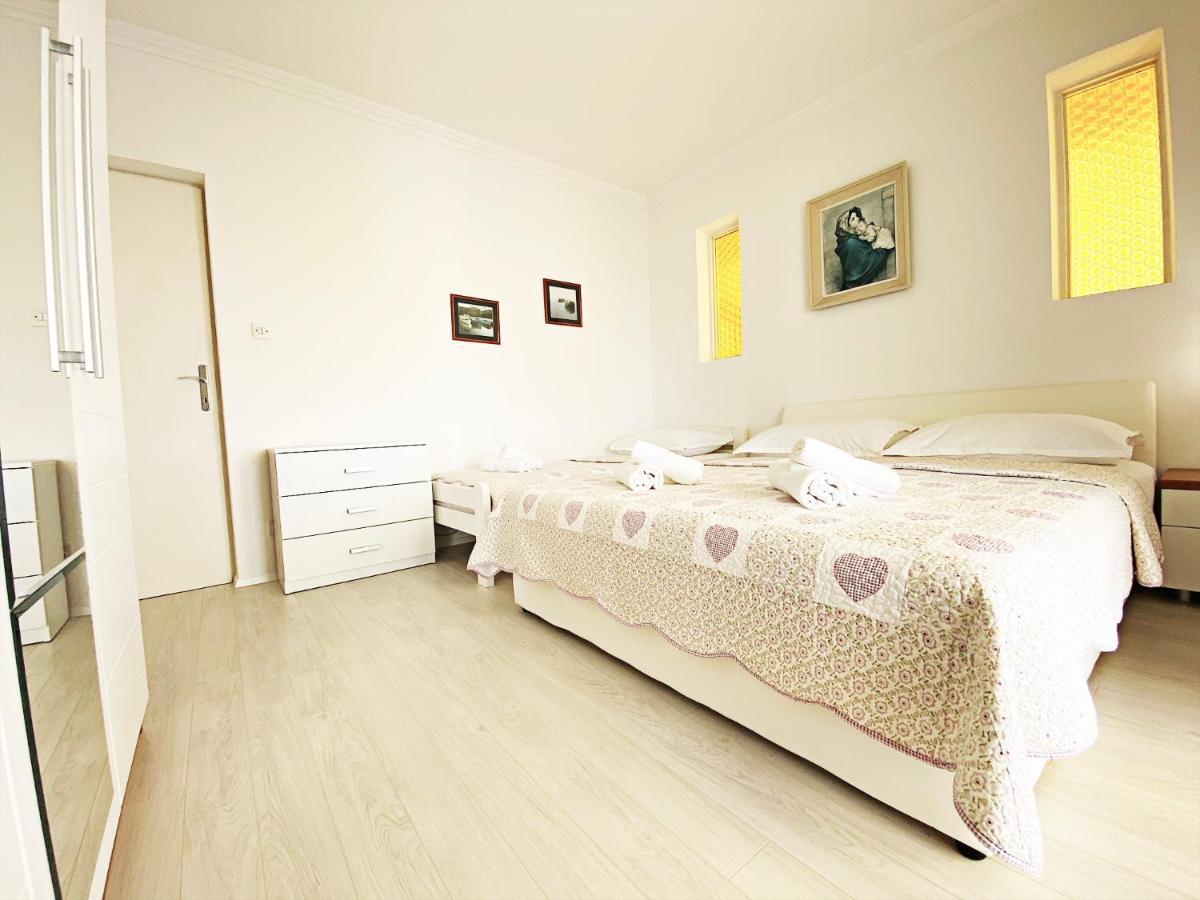 Apartments And Rooms Katarina Živogošće 외부 사진